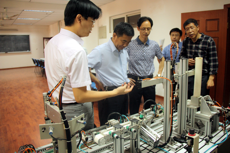 邯郸学院党委书记杨金延一行到学院考察
