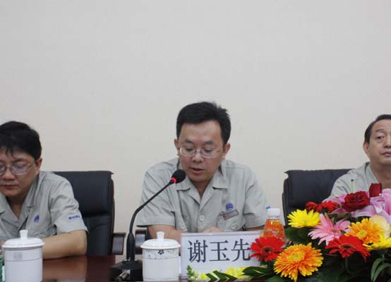 先进事迹报告会在学院举行之二