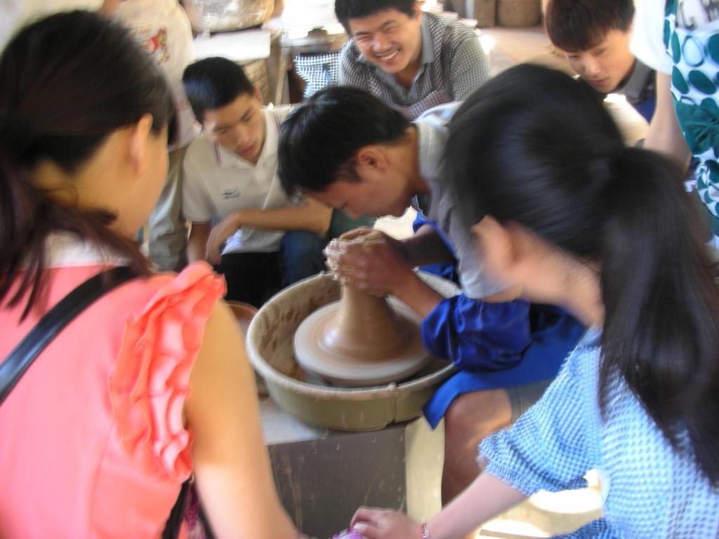 信息系学生在会理陶艺实训收获颇丰