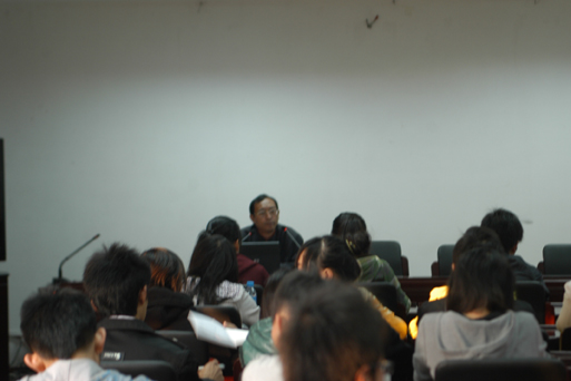学院举办新闻写作培训讲座