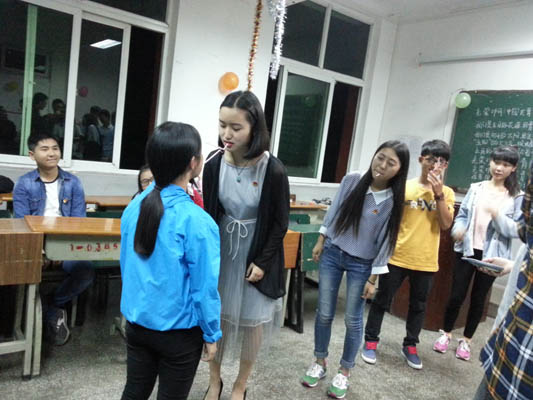 学院团课独具特色