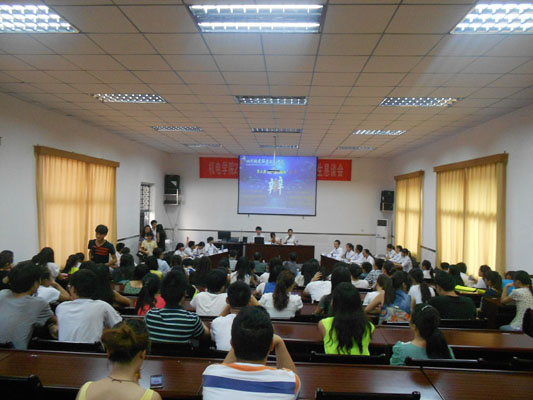 管理工程系第二届大学生辩论赛落幕