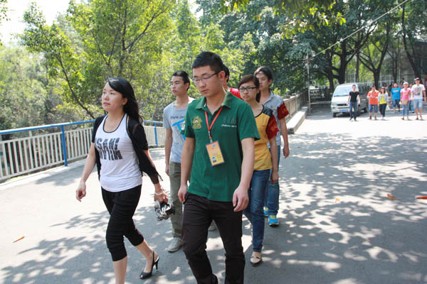 建设文明、绿色校园，培养文明有礼大学生