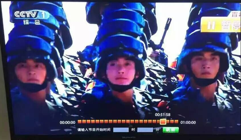 学院学生张鲁琦回校分享阅兵经历