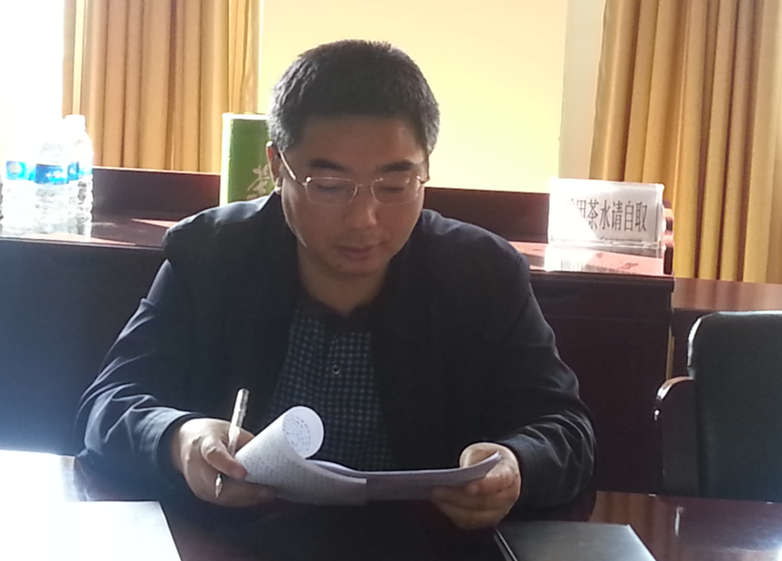 学院召开职代会报告讨论会