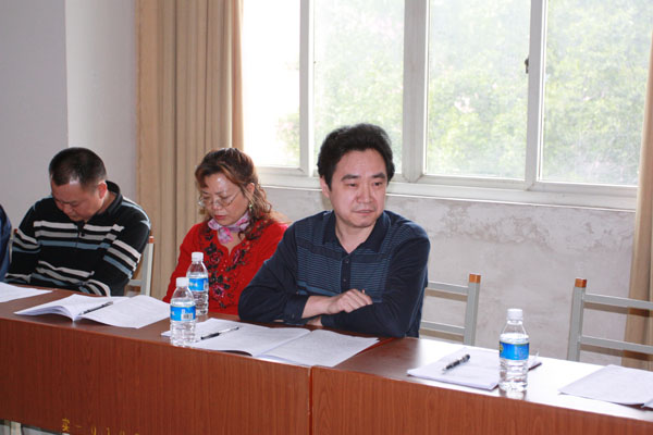 即将提交审议的行政工作报告讨论稿