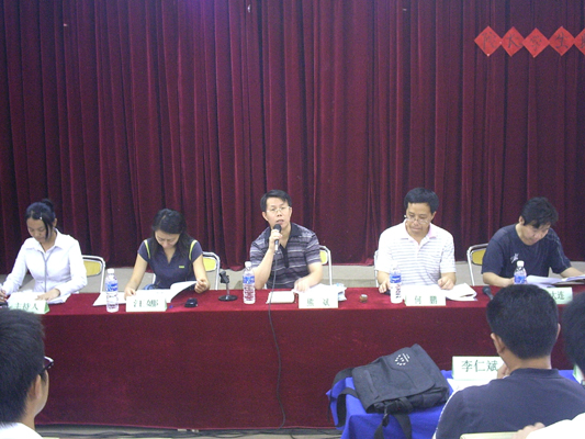 学院举行金江校区2010年上半学期院长学生互动交流会