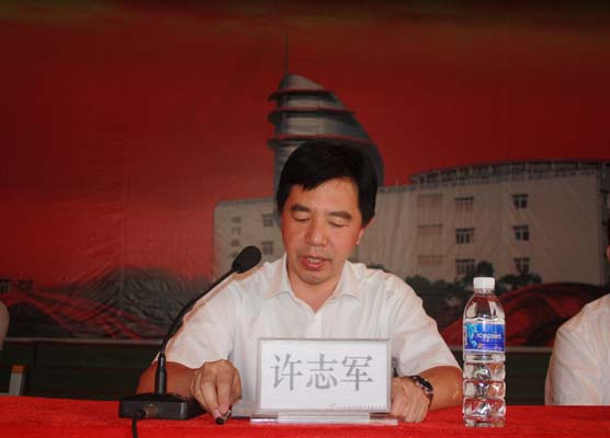 学院举行2011级新生开学典礼