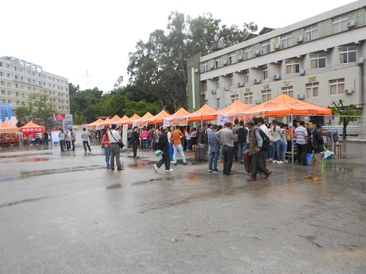 学院迎来2013级新同学