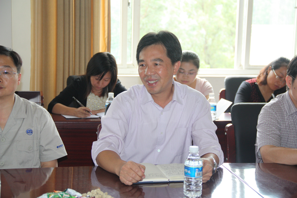 学院召开庆祝第29个教师节座谈会